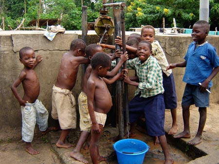 "la pompa per l'acqua crea spesso problemi" Djuma