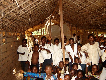 "Un'altra aula senza banchi della scuola (2008)", Kanzombi